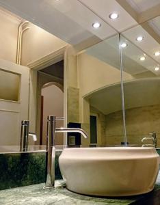 Elegant Private Suite in Athens Most Prestigious Area