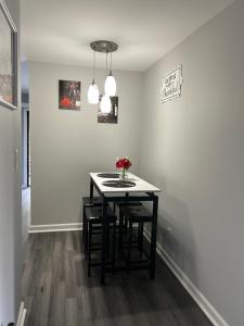 Cozy home, 10 minutes away from downtown