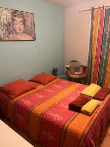 Chambre lit double hauteurs de Toulon