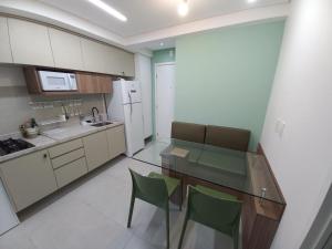 Flat Qto-Sala 50m da praia