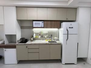 Flat Qto-Sala 50m da praia