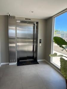 Flat Qto-Sala 50m da praia