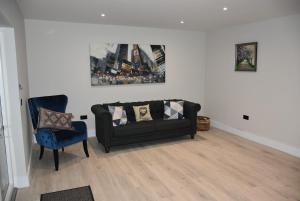 The Lodge New 2 Bedroom 1 Bathroom Luxury House