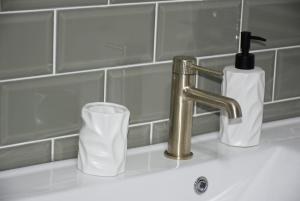 The Lodge New 2 Bedroom 1 Bathroom Luxury House