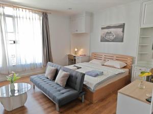 Spacious 3 Ensuite Bedrooms Townhouse in Rama 3, Bangkok