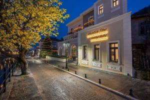 Mountain Pine Luxury Suites