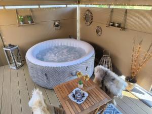 Studio en Gruyère - Grande terrasse privée 50m2 et Jaccuzi optionnel