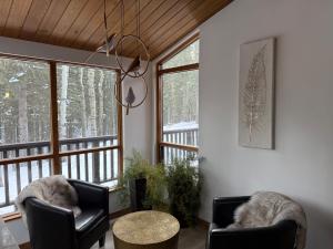 Bragg Creek Vacation Estate with hot tub, sauna, pool table, karaoke, private pond and forest trails