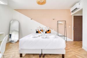 Quiet air-conditioned studio - close to Batignolles