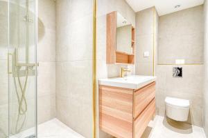 Quiet air-conditioned studio - close to Batignolles