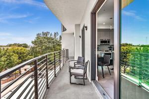 3BR Condo in Fort Lauderdale with Rooftop Oasis