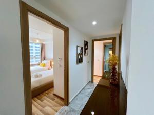 Urban Luxury - Elegant 2 Bedrooms Retreat