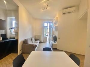 Palma Home, Elegante e Spaziosa nel cuore della Città di Milano, con Metropolitana M1 Gambara