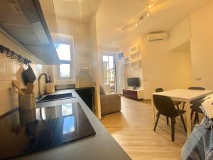 Palma Home, Elegante e Spaziosa nel cuore della Città di Milano, con Metropolitana M1 Gambara