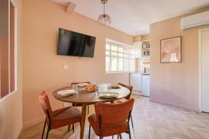 Bright apartment 2 bedrooms & air conditioning Paris 17