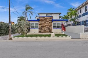 Santorini Blu Boutique Beach Studio Steps to Ocean