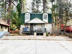 Happy Bear Cabin - Hike Bike & More