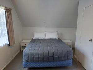 Camellia Court Motel