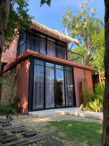 Casa CÅLŪ Cozy & Confortable Jungle House with Pooll