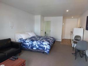 Camellia Court Motel