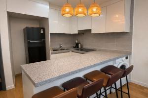 3BR 60m2 APT 6people, 2min to Chungjeongno subway