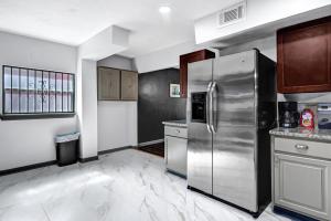 6 Bedroom house 15 minutes from iah airport.