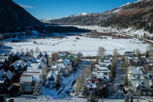 Smuggler Mine - Modern Pet Friendly Retreat Near Slopes