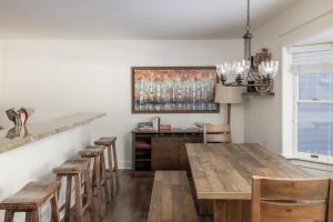 Smuggler Mine - Modern Pet Friendly Retreat Near Slopes