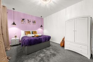 Near Airport & Tram•Fast City Access•Free Parking