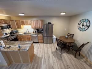 Summit Mountain Escape