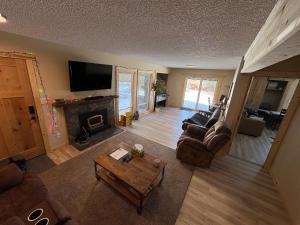 Summit Mountain Escape