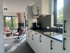 Modern Family Retreat Near the Beach