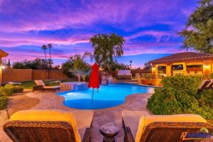 Million Dollar Desert Retreat with Waterslide Pickleball and Golf