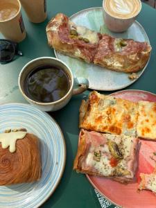 New Bright & Quiet Central Studio Top Floor