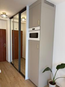 New Bright & Quiet Central Studio Top Floor