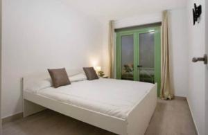 Blessed holidays in a new and equipped apartment, Wi-Fi