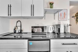 Santorini Blu Chic Beach Studio Steps to Ocean