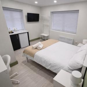 Comfy Studio Greenford 17 min away to Wembley Stadium