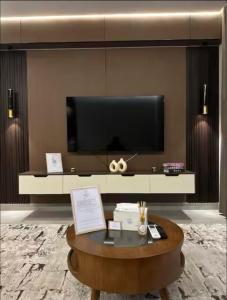 Serene 2BR Haven-Close to Restaurants & Mall