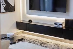 Luxury 3 Bedroom Apartment, 8 mins from Dubai Mall, Sleeps 6 people