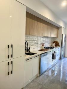 Between the City and Beach!