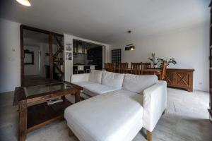 Duplex with terrace in Alfama, Central Lisbon