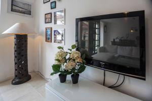 Duplex with terrace in Alfama, Central Lisbon