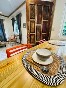 Annies Apartments on 6th Street