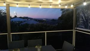 Twilight Breeze - 8 min walk to beach, pets welcome