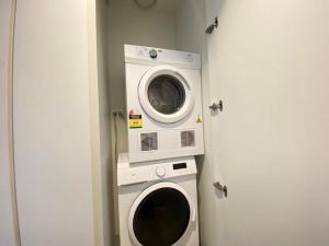 Comfortable 1BR Retreat ABeckett St