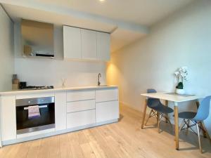 Comfortable 1BR Retreat ABeckett St