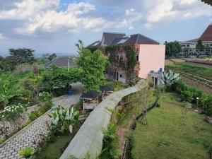 Tulip Guest House & Cafe