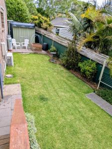 Mollymook Den Coastal Retreat - Walk to Beach & Town