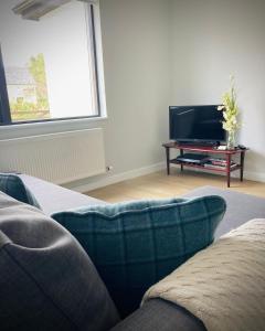 Quiet Riverside Stopover - Ideal for Short Stays